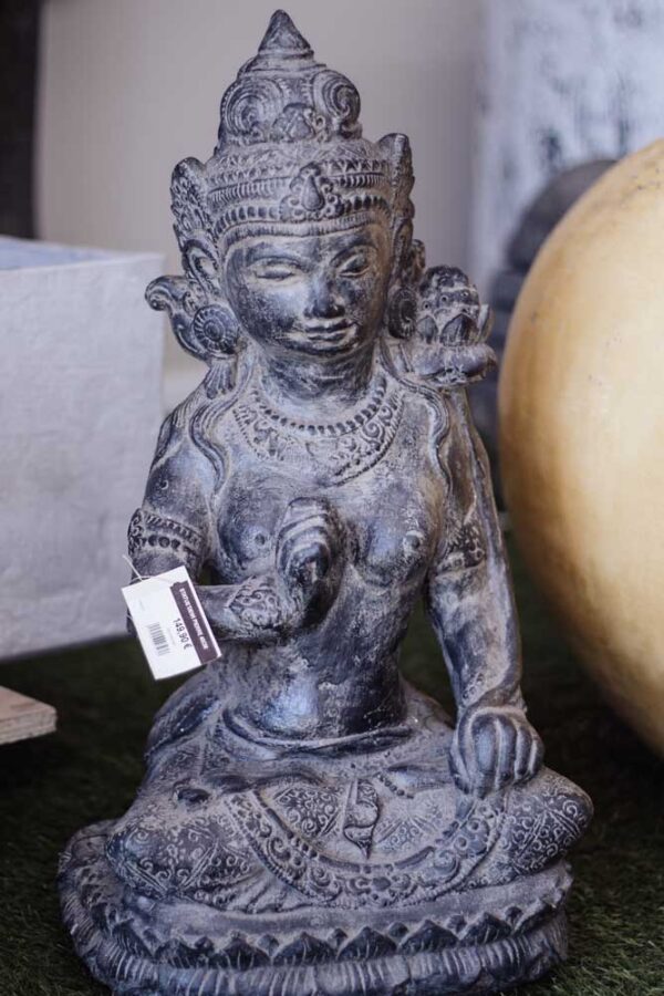 Statue Dewi pierre