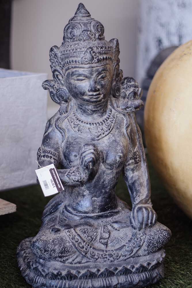 Statue Dewi pierre